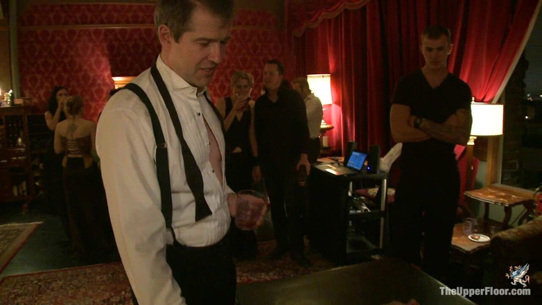 The Upper Floor by Kink: El cumpleaños de Mark Davis