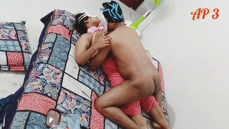 akashprimex790: 방글라데시 핫한 거유 금발 십대 전 여친 핫한 메이크업 섹스 남친과 차가운 아이스크림으로 바람을 피우다