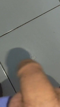 My Dick Bursts the Glans in the Super Cold Water.