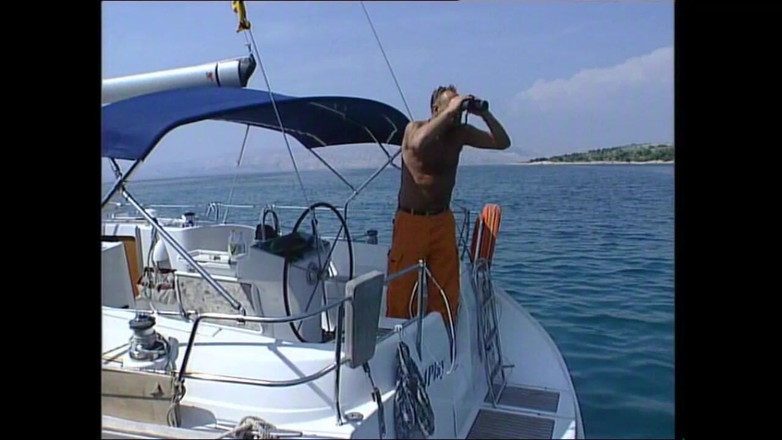 MMV films - The Original: Mladá prsatá dívka si užívá dva obrovské ptáky, které stříkají...