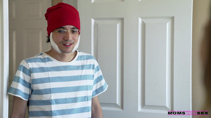 Moms teach sex: Cadılar bayramında üvey anneme ne oldu - s14:e1