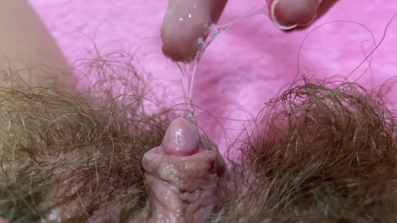 Cuteblonde666: Pulsante clítoris orgasmo mojado peludo de cerca