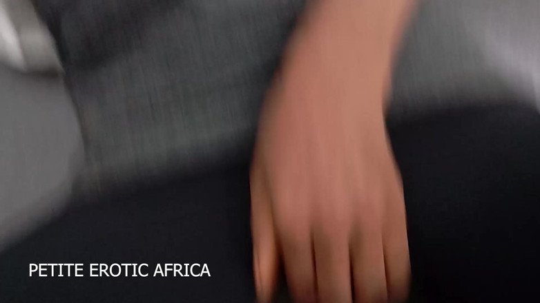 Petite Erotic Africa: Mengongkek Pepek dan Pantat Cinta Cinta