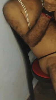 Abang ipar desi Bhabhi meletakkan batangnya ke dalam pepeknya
