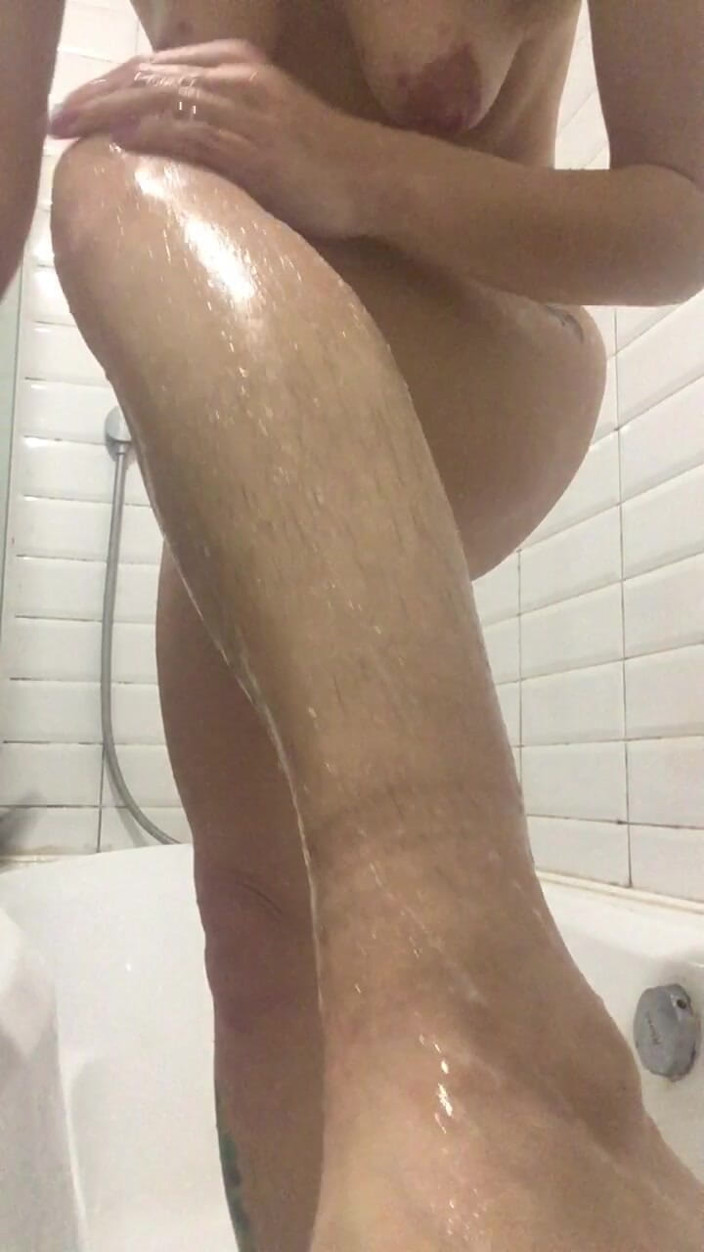 Risky Hairy Couple: Shaving My Hairy Legs in the Bath