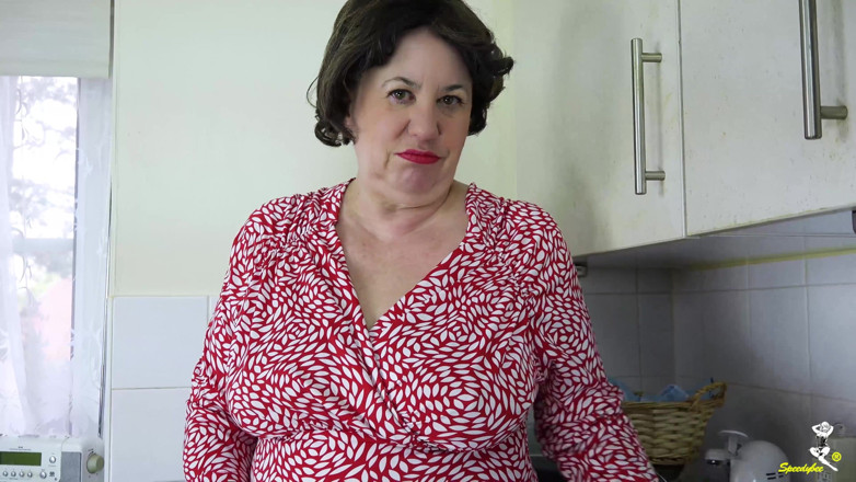 Dirty Doctors Clips: Stepauntie Trisha - Kitchen playtime