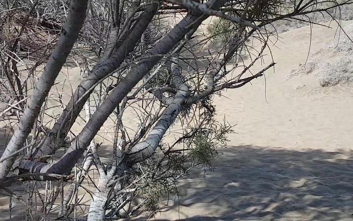 Double-Dutchies: Gran Canaria - plajda ve kum tepelerinde eğlence - birçok kez yakalandı