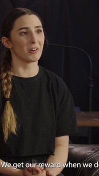 Bet ji žene do bolesti - Debut Emilie - část 1