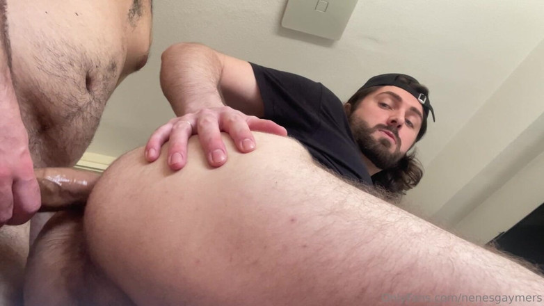 Nenesgaymers: Cumming en culo