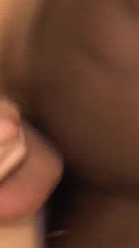 Des mecs excités font une sodomie intense sans capote
