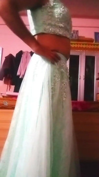 Indický gay crossdresser v modré lehanga