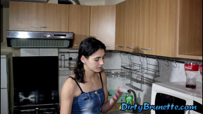 Dirty Brunette: Washing the dishes, smoking and masturbating