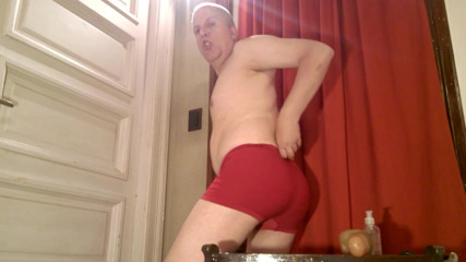 Dildo Man and Cross Hard Sex: I pee while sucking a big dildo