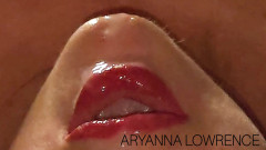 Aryanna_Lowrence: Polykej péro extrémně hluboko v krku