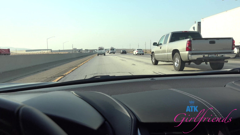 ATK Girlfriends: Віртуальна дата