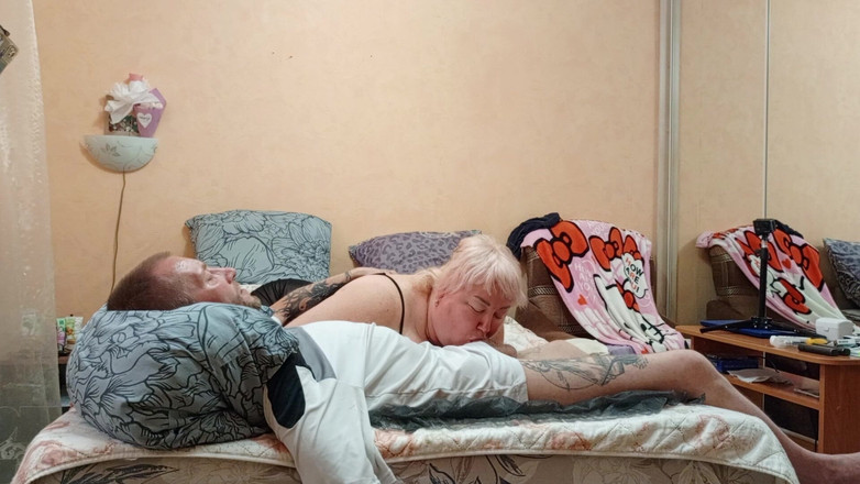 Zona901: Nachbarin gibt einen guten blowjob mit sperma im mund