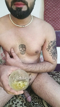Polykání mrdky a čůrání ochutnávání dilo šukání