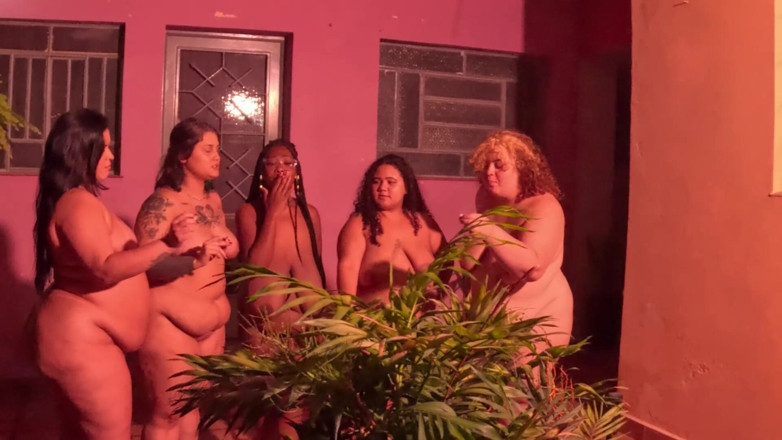 Angel Big B: Bastidores - Fumando Pelada Com as Minhas Amigas E Conversando