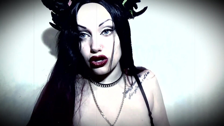 Goddess Misha Goldy: My Seductive Lips - Is a Door to Hell! Devour Fetish!