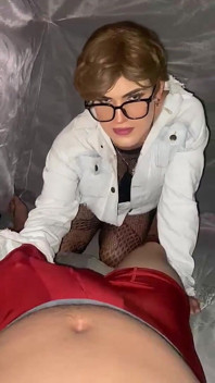 Tomas Dominant Îl Face Pe Femboy Ken Să-i Lingă Testiculele Și Apoi Îl Folosește Ca Pe O Curvă