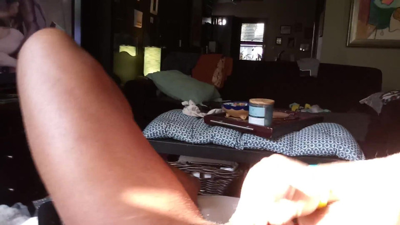 Kennie Jai: Segato! Kennie Jai riceve una sega da un orso