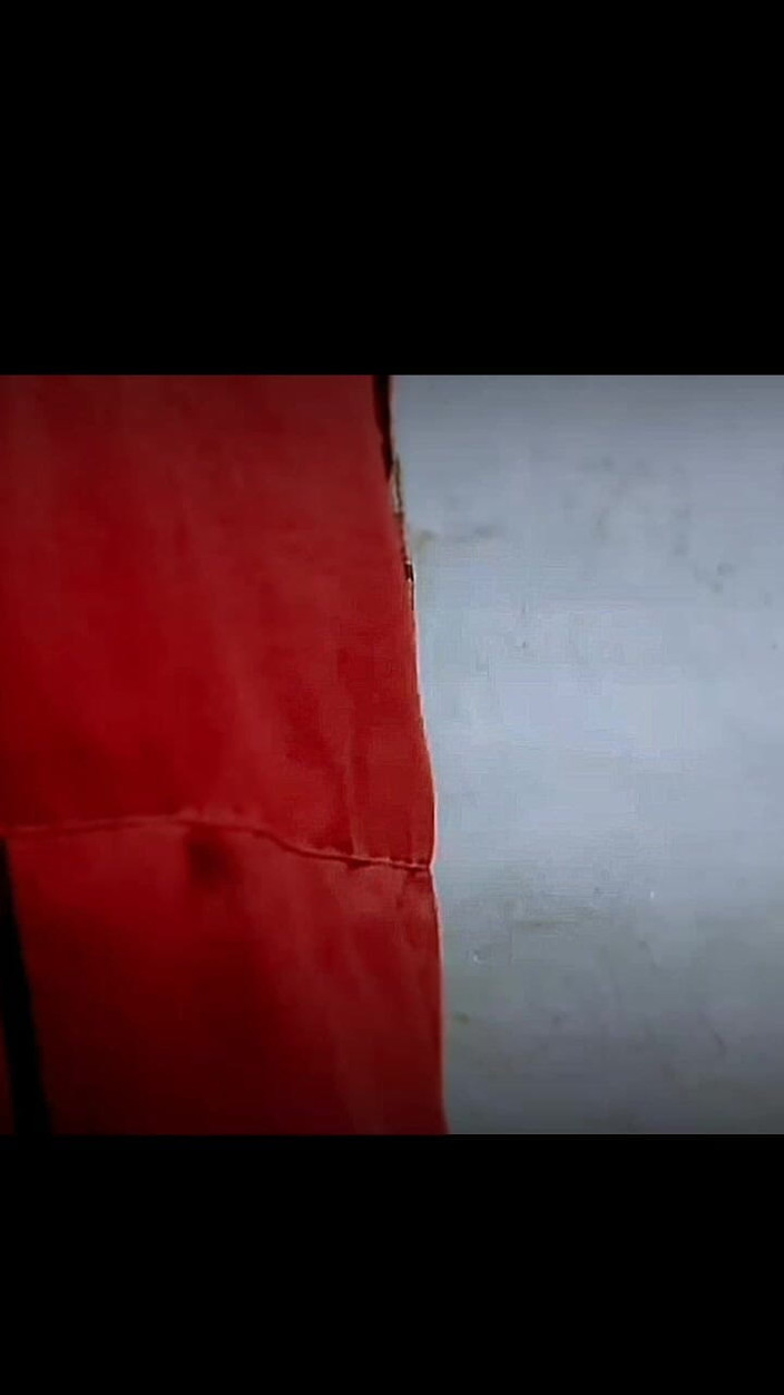 TricolorMusic3: Heißes schönes teenge-mädchen erregt ihre muschi, indem sie ihren ersten...
