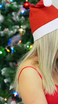L'arrapante pompino sensuale della ragazza di babbo natale - regalo di natale per un ragazzo fortunato