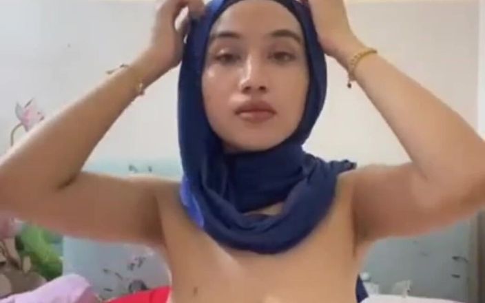 Jilbab69: Masturbação hijab com tesão grandes seios naturais