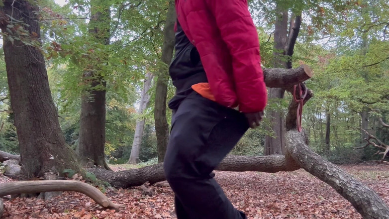 MrMagicDevil: Jen se kroutí, třese a tře si to v lese