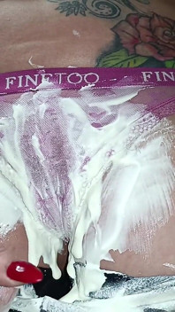 Krim asam fetish dalam celana ketat dan celana dalam masturbasi dengan krim asam