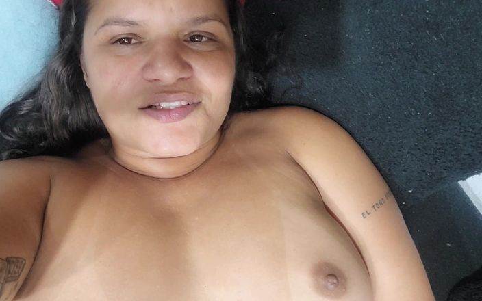 Paty Bumbum: Strčím banán do mé sexy kundičky