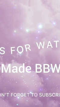 Głaskanie mojego twardego, dużego czarnego kutasa.