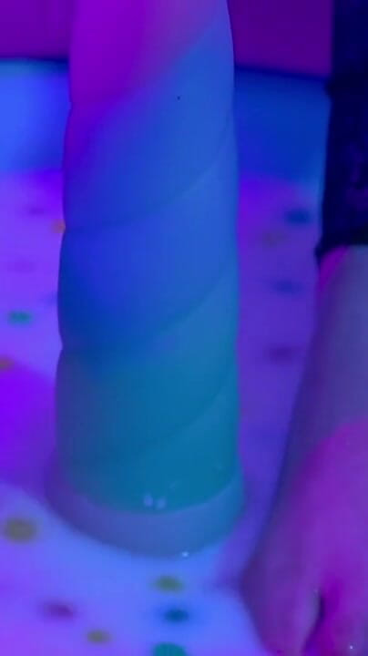 Evol Feet: Rafa Unicornio Adore Taquiner Les Amants Des Pieds En Baigne...