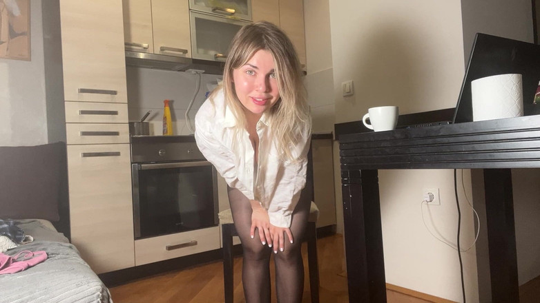 Misty Phoenix: Cewek sange ini ngajarin istriku yang seksi dan sepatu hak...