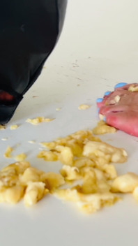 Banana Crush and Absolute Worship of My Feet, the Mixture of Sweaty Feet and the Taste of Fruit