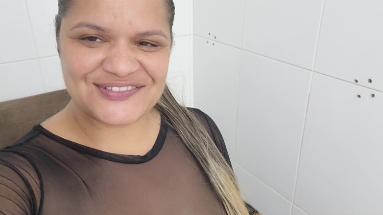 Paty Bumbum: カラフルな友人のカドゥがエッチなビデオを求めた