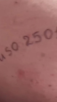 Estudiante folla su consolador anal
