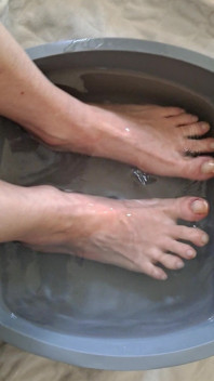 Simp to My Veiny Feet Soaking in a Foot Bath