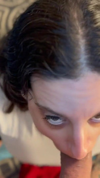 Sloppy Deepthroat Blowjob From Elli Raven
