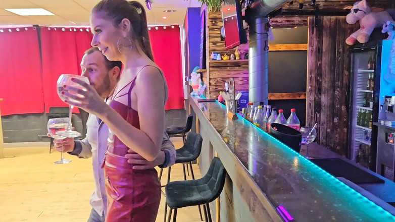 Alice Maze: How to Play Pool on New Year's Eve? Ask Alice...