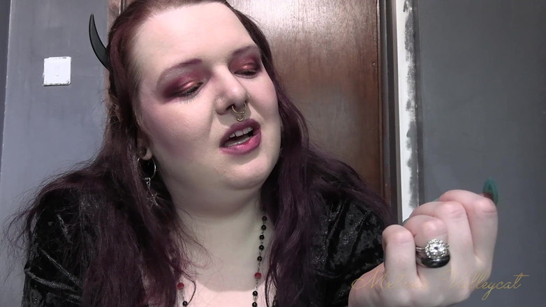 Mxtress Valleycat: Tentație blestemată de talon