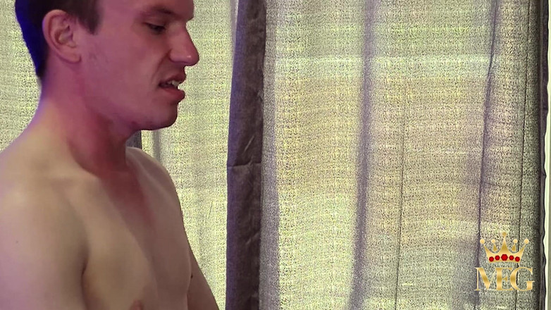 MochaSwallows: MochaSwallows hraje poslušnou ženušku