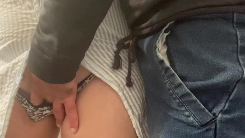 PriyaNaavya: Omg en främling penetred min fitta med fingrarna