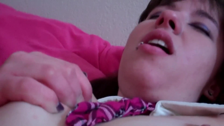 Leon Lambert Girls Twerk Parties CFNM: Tattooed teen masturbates with vibrator in close up scene