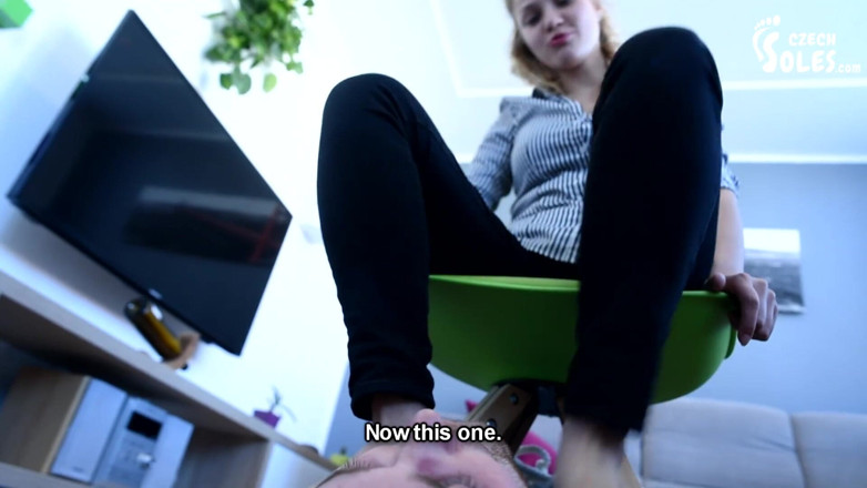 Czech Soles - foot fetish content: Уязвимые ступни, дроссель и доминация