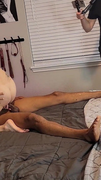 Hotwife bertetek besar mengongkek kote hitam besar di hadapan teman lelakinya