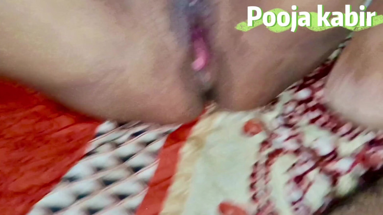 Poojakabir: ตอนที่ 2 ลูกพี่ลูกน้องสาวสุดเสียวกําลังยัดแตงกวาในวัยใสของเธอ