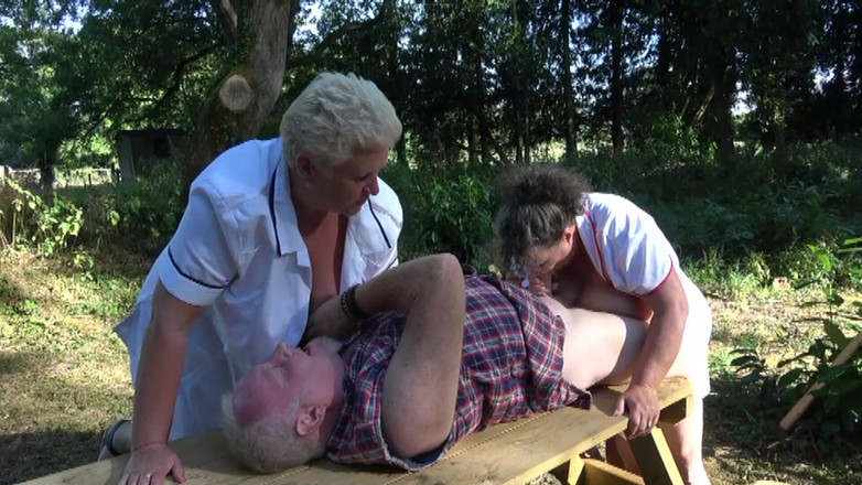 Uk Joolz: Sestřičky a zraněný mrdač