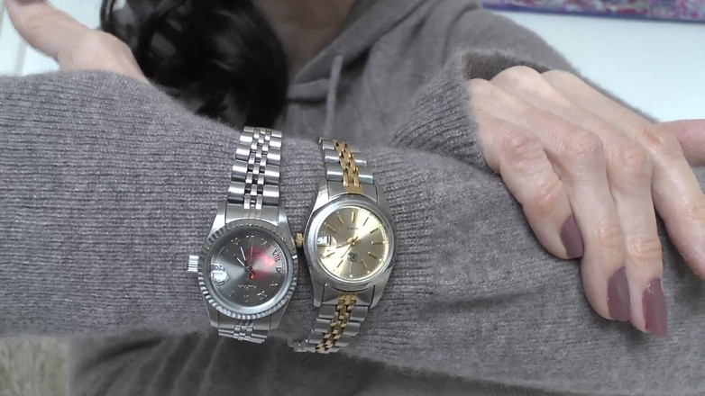 Lady Victoria Valente: Masturbujte pod mým přísným dohledem, náramkové hodinky JOi Lady Victoria...