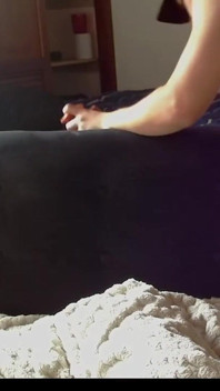 Boy with a Big Ass Makes an Oil Show and Puts a Reslval Comforter